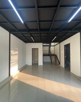 ให้เช่าโกดังพื้นที่รวม 285 ตรม ลาดพร้าว 101 บางกะปิ มีออฟฟิศ