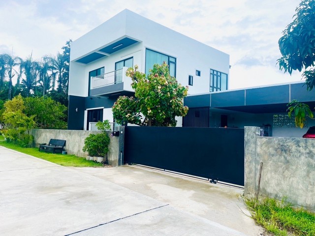 ขายที่ดินพร้อมบ้าน อ.สันป่าตอง จ.เชียงใหม่ แบ่งโฉนดที่ดินเรียบร้อย 6 แปลง พื้นที่ ทั้งหมด 1 ไร่ 1 งาน 09.2 ตารางวา