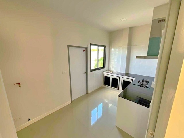 เอเชีย-บ้านเกาะ เซ็นทรัล อยุธยา ปตท. ให้เช่าบ้านเดี่ยว 2 ชั้น 62ตรว. 185ตรม. รักสัตว์ มีสวนหย่อม 3นอน 3น้ำ 2จอดรถ ตลาดนานาชาติอโยเดีย