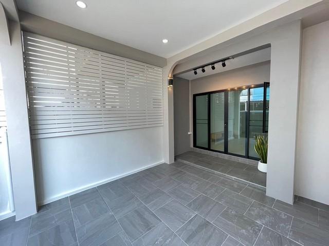 ขายทาวน์เฮ้าส์ 2 ชั้น หมู่บ้านพรประดิษฐ์ สุขุมวิท50 พระโขนง รีโนเวทใหม่ทั้งหลังสวย ใกล้ BTS อ่อนนุช