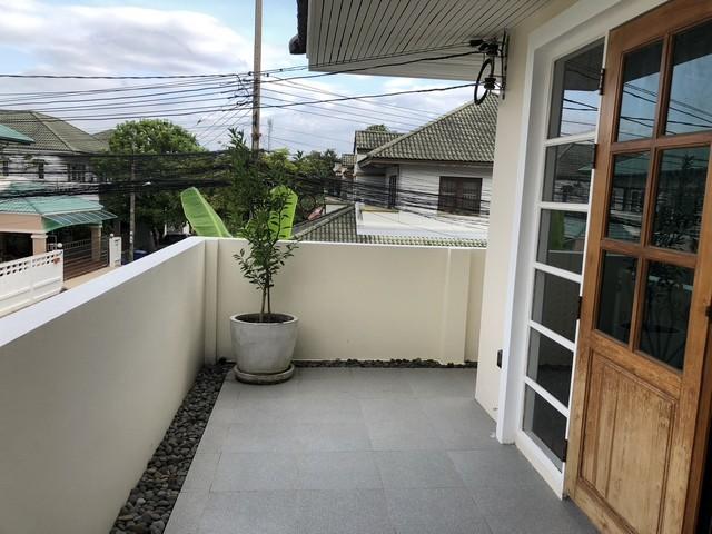 ขายบ้านเดี่ยว 2 ชั้นหลังมุม 73 ตรว. หมู่บ้านทองสถิตย์ รามอินทรา 34 เลียบด่วน – เกษตรนวมินทร์ รีโนเวทใหม่ ใกล้ตลาดนัดเลียบด่วน