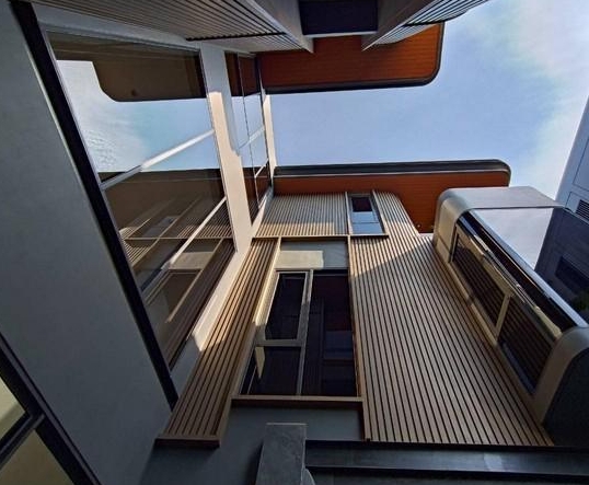 ให้เช่าบ้านเดี่ยว 3 ชั้น บูก้าน พระราม 9-เหม่งจ๋าย มีลิฟท์พร้อมสระว่ายน้ำ