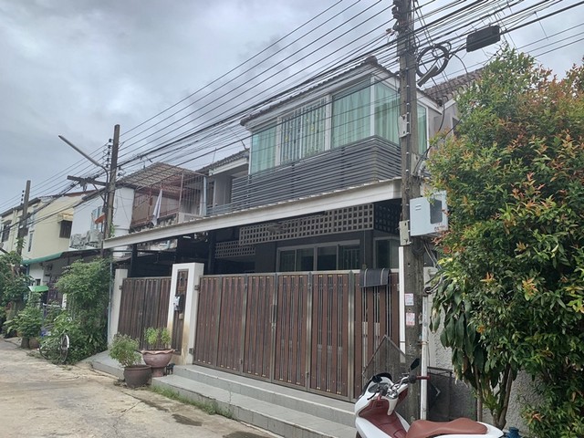 ขายทาวน์เฮ้าส์ หมู่บ้านพาร์ควิว วิลล่า สมุทรปราการ (PAP-VC_31)