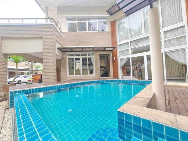 ขายบ้านพูลวิลล่า 2ชั้นเนื้อที่ 150ตร.ว พื้นที่ใช้สอย 250 ตร.ม 3ห้องนอน 3ห้องน้ำ เฟอร์ครบ โครงการบ้านทะเลพัทยา ราคาขาย 20 ล้านบาท