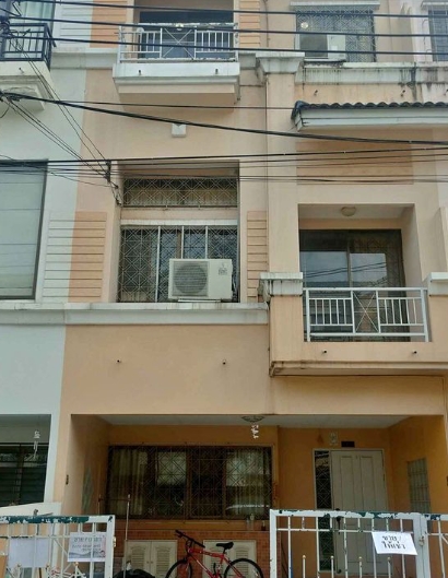 ให้เช่าทาวน์โฮม3 ชั้น หมู่บ้าน กลางเมือง นาคนิวาส ซอย4 ลาดพร้าว 71