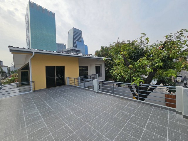 ขายบ้านเดี่ยว ที่ดิน ขนาด 63 ตารางวา อยู่เจริญซอยรัชดาภิเษก3 หลังสถานทูตจีน