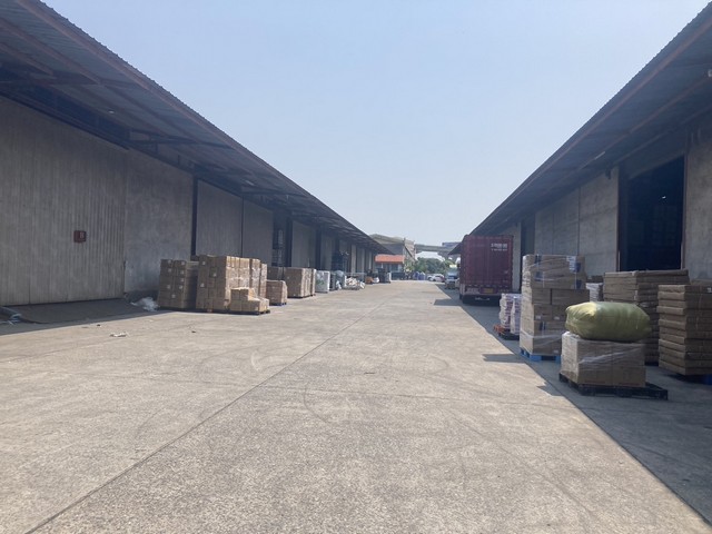 ให้เช่าโกดัง ติดถนนพระราม2 บางน้ำจืด สมุทรสาคร หน้ากว้าง  12 เมตรลึก 36 เมตรพื้นที่ใช้สอย432 ตร.ม.