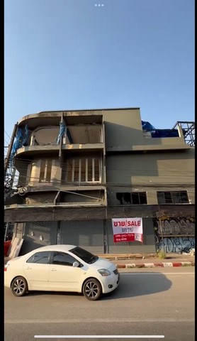 ขายอาคารพาณิชย์ 3.5 ชั้น ประตูเชียงใหม่ ย่านแหล่งธุรกิจ อำเภอเมือง  เชียงใหม่