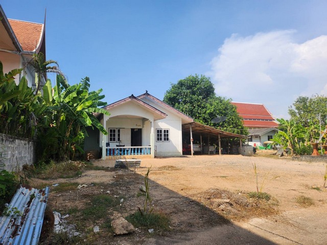 ขายที่ดินบ้านพร้อมบ้าน ใจกลางพัทยา ติดถนนสุขุมวิท ขนาด 1 ไร่ 3 งาน 6 ตารางวา