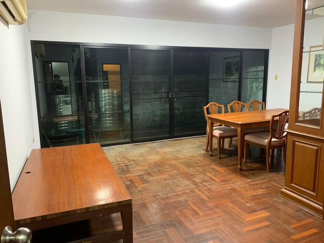 ขายบ้าน 3ชั้นครึ่ง รัชดา 32 ใกล้เมเจอร์รัชโยธิน ขนาด38 ตรว.7 ห้องนอน