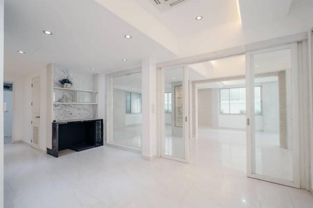 POR3938 ขายทาวน์โฮม สุขุมวิท 15 ใกล้โรงเรียนนานาชาติ NIST ใกล้ BTS อโศก คลองเตยเหนือ เขตวัฒนา กรุงเทพมหานคร