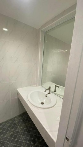 POR3936 ขายทาวน์เฮ้าส์ รามอินทรา 67 รีโนเวทใหม่ ขนาด 21 ตรว. ย่านสุขาภิบาล 5 ใกล้รถไฟฟ้าสายสีชมพู สถานีรามอินทรา กม.6 แขวงท่าแร้ง เขตบางเขน