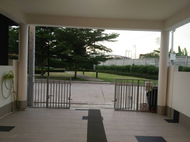 PO422 ให้เช่า ทาวน์โฮม พาทิโอ ศรีนครินทร์-พระราม 9  Patio Srinakarin-Rama 9 ถนนกรุงเทพกรีฑา บ้านหน้าสวน และวิวห้องนอนสนามกอล์ฟกรุงเทพกรีฑา