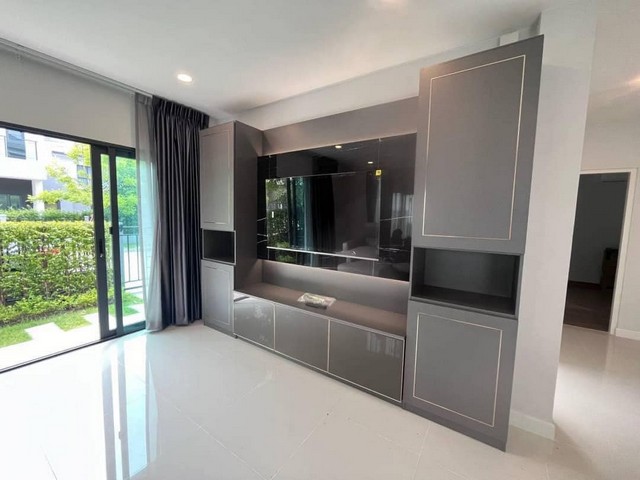 EPL-HR3218 ให้เช่าบ้านเดี่ยวหลังมุม Centro วิภาวดี 4 ห้องนอน 5 ห้องน้ำ เนื้อที่ 57.2 ตรว.ตกแต่งพร้อมอยู่ เฟอร์นิเจอร์เครื่องใช้ไฟฟ้าครบครัน