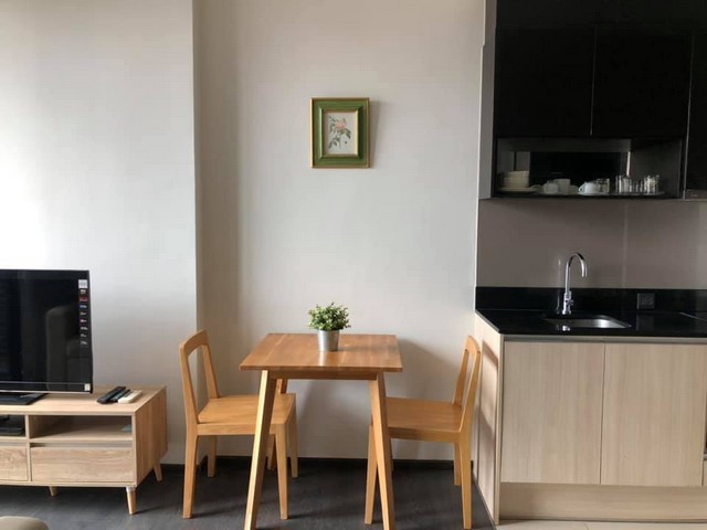Edge Sukhumvit 23 safe quiet livable 15th floor BTS Asoke