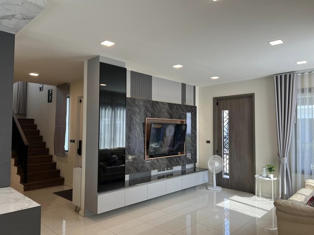 HR1540ขายและให้เช่าบ้านเดี่ยว หมู่บ้านแกรนด์ บริทาเนีย บางนา กม.12 เดินทางสะดวกใกล้ทางด่วน