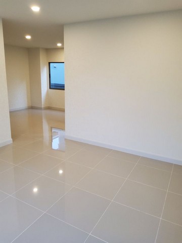 ขายบ้านเดี่ยวพร้อมเข้าอยู่  หมู่บ้านเพอร์เฟคเพลส พระราม 9 - กรุงเทพกรีฑา