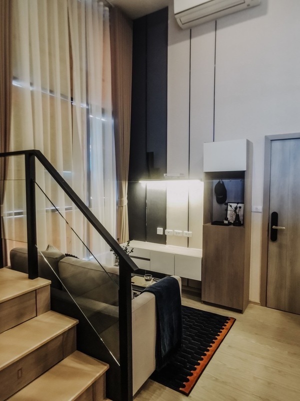 ขายดาวน์​ 170,000 บาท คอนโดเลี้ยงสัตว์ได้ The Origin Plug & Play รามคำแหง – 23 ตรม. ห้อง Duplex 23+10 ตร.ม.(+พื้นที่ชั้น 2 10 ตรม.)