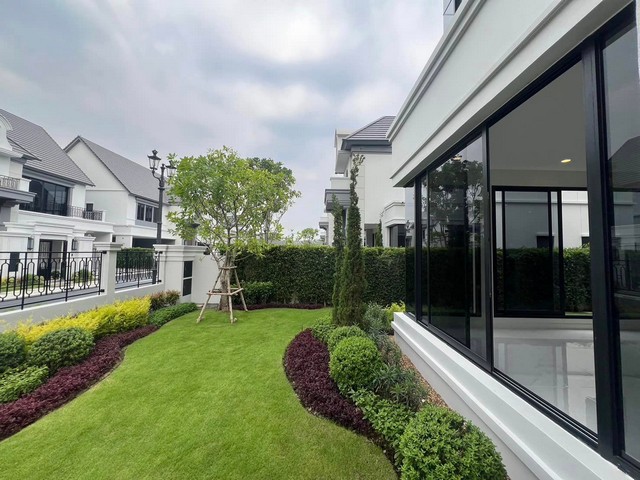 ให้เช่าบ้านเดี่ยว  ถ. เทพรักษ์ บางเขน โครงการนาราสิริ พหล-วัชรพล เนื้อที่ 121.5 ตรว พื้นที่ใช้สอย 412 ตรม 4 ห้องนอน 5 ห้องน้ำ