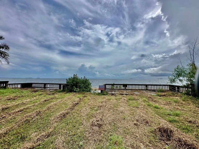 ทรัพย์น่าลงทุนซื้อเก็บได้กำไรไม่มีขาดทุน ขายที่ดินริมหาดสะพลีทรายขาวน้ำใสคราม สวยงามวิวทะเลธรรมชาติสุดสุด ปะทิวใกล้หาดสวยทุ่งวัวแล่น  