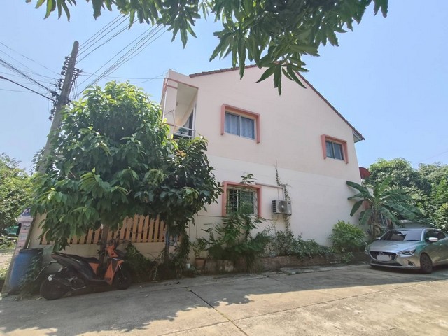 หมู่บ้านเศรษฐีวิลล์ ขายด่วน หลังมุมทำเลดี การเดินทางสะดวก ทาวน์เฮ้าส์ 2 ชั้น  เนื้อที่ 20 ตร.ว. ถนนสุขาภิบาล 1 หนองใหญ่ซอยกาญจนาภิเษก 8