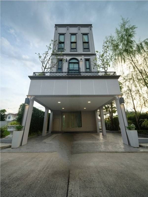 คุ้มสุดๆ​ บ้านพูลวิลล่า 12 ล้าน 40.9 ตรว. สร้างใหม่ 3 ชั้น The Vertical Hangdong บ้านดีไซน์หรูหรา มีสระว่ายน้ำส่วนตัว มองเห็นวิวดอยสุเทพ