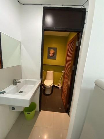 ให้เช่าพื้นที่สำนักงาน 60 ตรม ห้องมุม ย่านทาวน์อินทาวน์ ตกแต่งพร้อมเฟอร์นิเจอร์ ใกล้เลียบด่วนเอกมัยรามอินทรา