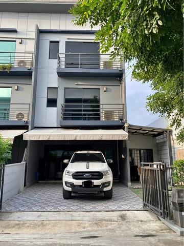 BS798  ขายทาวโฮม3 ชั้นหลังมุม เลียบมอเตอร์เวย์ฝั่งขาเข้า ใกล้แอร์พอร์ตลิงก์ทับช้าง โครงการบ้านกลางเมือง พระราม 9 อ่อนนุช