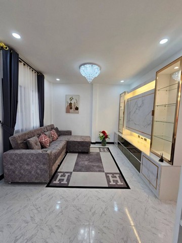 บ้านเดี่ยวพัทยา พร้อมอยู่ ตกแต่งสวยมาก รีโนเวทพร้อมอยู่ทำเลดี ขนาดที่ดิน 53 ตารางวา