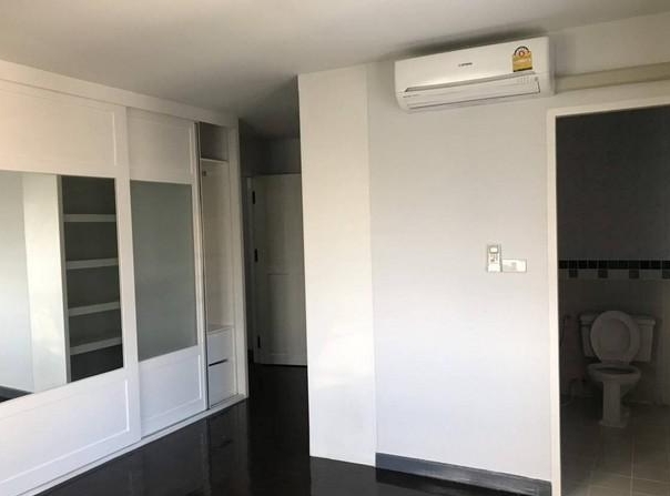 ให้เช่าและขายทาวน์โฮม 3.5 ชั้น ซอยประเสริฐมนูญกิจ29 หมู่บ้านเน็พปาร์ค ใกล้เลียบทางด่วน