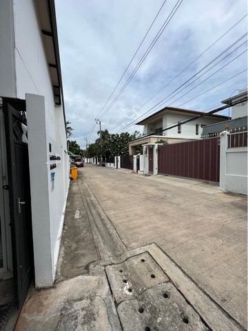 ให้เช่าบ้านเดี่ยว 2 ชั้น 100 ตร.ว. ซอยพัฒนาการ 50 เดินทางสะดวก ใกล้ทางด่วน เหมาะทำโฮมออฟฟิศ