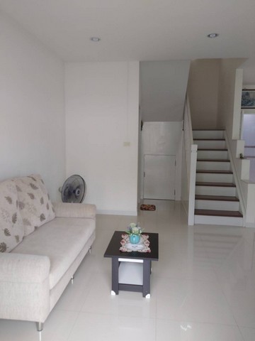 ให้เช่า ทาวเฮ้าส์ หมู่บ้านพิศาล หลังมุม มีสวนด้านข้างกับด้านหน้า