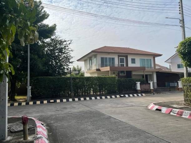 ขาย 7.49 ล้าน 130 ตรว. 4 นอน 4 น้ำ วรารมย์เจริญเมือง ต้นเปา บ้านเนื้อที่เยอะ พร้อมเฟอร์นิเจอร์ครบ ใกล้ตลาดเจริญเจริญ พร้อมเข้าอยู่