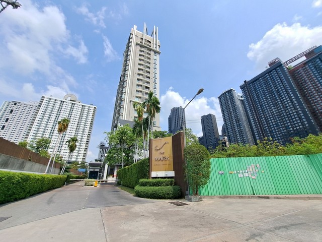   รายละเอียดเพิ่มเติม Code ID :  AP 2028  ราคาขาย  3,401,000 บาท- พื้นที่ใช้สอย :   40.86 ต.ร.ม.- จำนวนห้อง :  1 ห้องนอน 1 ห้องน้ำ  - ชั้น :  17      - อาคาร :  1  พิกัดทรัพย์ : https://maps.app.goo.gl/o1SZzcNiGXioeLAS9    สถานที่ใกล้เคียง- ใกล้เซ็นทรัล พระราม 9- ใกล้ ฟอร์จูน, เอสพลานาด รัชดา - ใกล้ศูนย์วัฒนธรรมแห่งประเทศไทยสอบถามเพิ่มเติม/นัดชมโทร. 097-419-5982(พลอย)โทร. 096-932-4624(ออมสิน)Line : @panaya (มี@ด้านหน้า)ปรึกษาสินเชื่อฟรี One Stop Service ดูแลตั้งแต่ต้นจนจบบร�