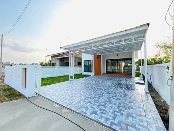 ขายต่ำกว่าราคาประเมิน 2.329 ลบ. โซนสารภี มีเพียง 4 หลังเท่านั้นบ้านสร้างใหม่ สไตล์ Minimal ดีไซน์ทันสมัย โมเดิร์น เหมือนยกคาเฟ่มาไว้ที่บ้าน