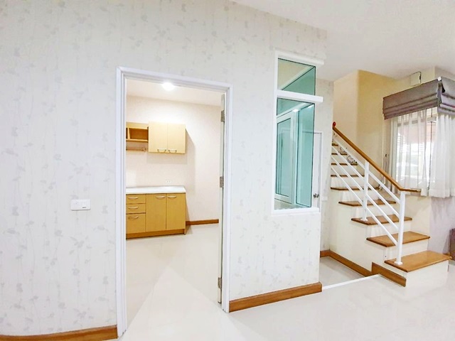 ย่านบางกรวย 25ตรว.BRT บางบำหรุ ให้เช่าบ้านทาวน์โฮม 2 ชั้น 180ตรม. ปิ่นเกล้า  3นอน 2น้ำ 1จอดรถ 4แอร์ HomePro ราชพฤกษ์