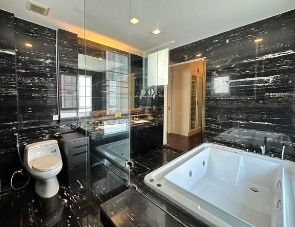 ให้เช่าและขายบ้านเดี่ยวหรู  นาราสิริ บางนา กม.10 ตรงข้ามเมกะบางนา