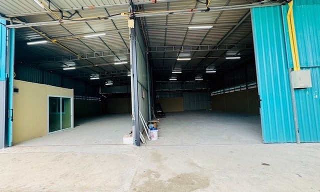 ให้เช่าโกดัง 300 ตรว. ขนาดโกดัง 450 ตร.มเพดานสูง 5.50เมตร  ติดถนนสายไหม รถใหญ่เข้าโกดังได้