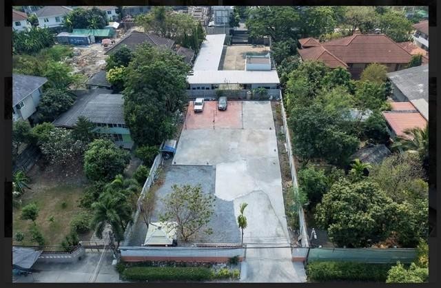 PB3985 ขายที่ดินถมแล้ว ในซอยรามอินทรา 23 ปากซอยติด BTS ลาดปลาเค้า ตอกเสาเข็ม 22 ต้น และทำรั้วเรียบร้อย