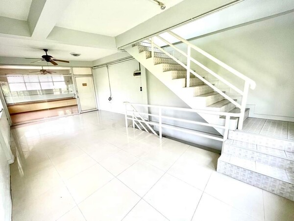 ขายอาคารพาณิชย์ 3 ชั้น มบ.บ้านพิบูลย์ โพธิ์แก้วซอย4 รีโนเวทพร้อมอยู่