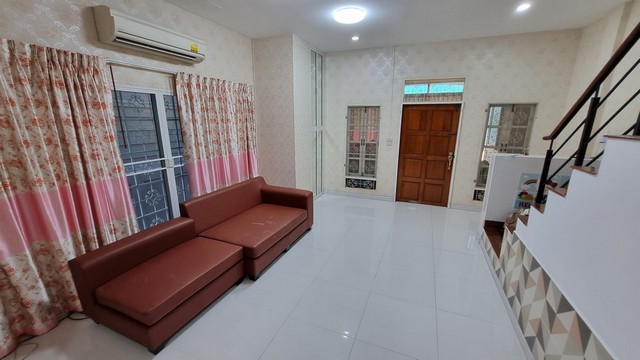 [B963]ให้เช่า 18kทาวน์โฮม 3 ชั้น เล่นระดับ หมู่บ้านสรานนท์ ลาดพร้าว 101 ซอย 50  คอลจั่น บางกะปิ ใกล้รถไฟฟ้าสายสีเหลือง