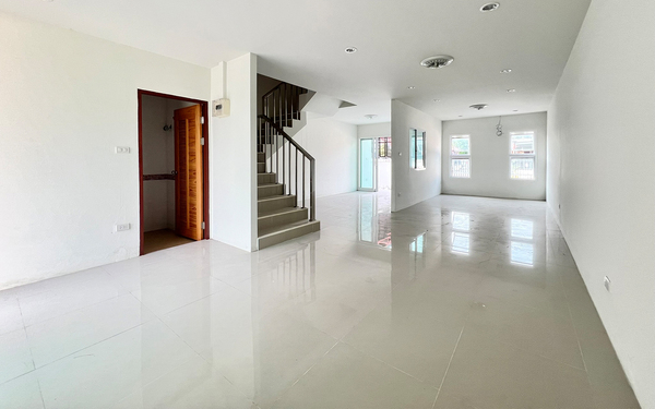 ทาวน์โฮม 2 ชั้น สร้างใหม่ กลางเมืองโคราช หลัง รร.อัสสัมชัญฯ ต.ในเมือง อ.เมือง นครราชสีมา