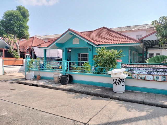 ขายบ้านเดี่ยว 1 ชั้น ภัทรินทร์ 1 เนื้อที่ 59.8 ตร.ว ขาย 2.19 ลบ.ขายบ้านเดี่ยว 1 ชั้น หมู่บ้าน ภัทรินทร์ 1 - ถนนราชพฤกษ์ เนื้อที่ 59.8 ตร.ว. ขายเพียง 2,190,000 ล้านบาทบ้านเดี่ยว 1 ชั้นเนื้อที่ : 59.8 ตร.ว.ห้องนอน : 3 ห้องห้องน้ำ : 2 ห้องจอดรถได้ : 2 คันบ้านหันหน้าทางทิศ: ตะวันออกเฉียงเหนือสถานที่ใกล้เคียง :- โรงพยาบาลลาดหลุมแก้ว- โรงพยาบาลปทุมธานี- โรงเรียนปทุมวิไล- มหาวิทยาลัยปทุมธานี- มหาวิทย