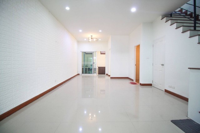 ขายและให้เช่าทฮ.3 ชั้น ม.วิวาเรี่ยม พระราม 2 - พุทธบูชา 36 พร้อมอยู่