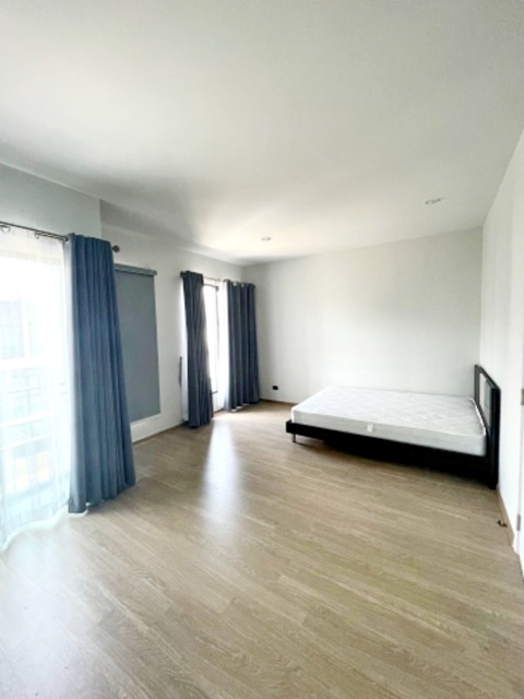 ตลาดปัฐวิกรณ์ MRT มหาดไทย 4นอน 4น้ำ 2จอดรถ 3แอร์  ให้เช่าโฮมออฟฟิศ 3 ชั้น เข้าออกได้หลายทาง 22ตรว. 175ตรม.