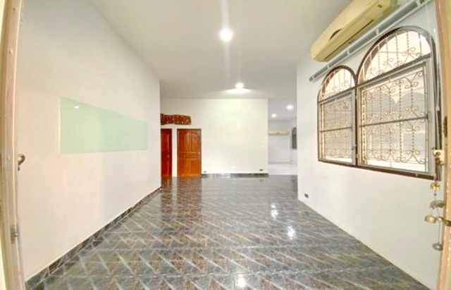 ให้เช่าบ้านเดี่ยว โฮมออฟฟิศได้ ใหญ่มาก 50ตรว. BTS เสนานิคม 3นอน 2น้ำ 2จอดรถ 4แอร์ เดินทางสะดวก เซ็นทรัล อีสต์วิลล์