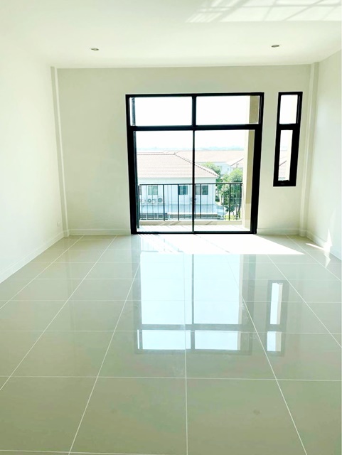 ให้เช่าโฮมออฟฟิศ 3 ชั้น MRT ปากเกร็ด ทำเลดี เปิดธุรกิจ 2นอน 20ตรว. 150ตรม.3น้ำ 1จอดรถ 1แอร์ โลตัส วัดไพร่ฟ้า เดินทางสะดวก