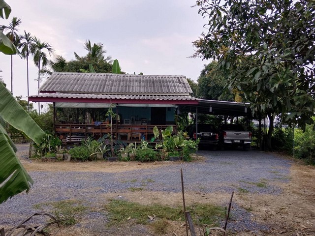 #ขายบ้านพร้อมสวนผสม 5ไร่ 1 งาน 67 ตร.วา #ที่ตั้ง : ตำบลพักทัน  อำเภอบางระจัน  จังหวัด สิงห์บุรี #รายละเอียดเพิ่มเติม- มีบ้านสวน 3 หลัง มีอาคารพักผ่อนรับแขก ห้องน้ำภายนอก 2 ที่ - มีบ่อปลา 4 บ่อ - ไม้ยืนต้น ผลไม้มากกว่า 20 ชนิด พร้อมเก็บผลผลิต - ไม้มงคลไม้สวยงามพร้อมขาย ( เงียบสงบ เป็นส่วนตัว ) #ราคา 5,150,000 บาท#สนใจติดต่อ โทร 0990452626#ขายบ้านพร้อมสวนผสม 5ไร่ 1 งาน 67 ตร.วา #ที่ตั้ง : ตำบลพักทั