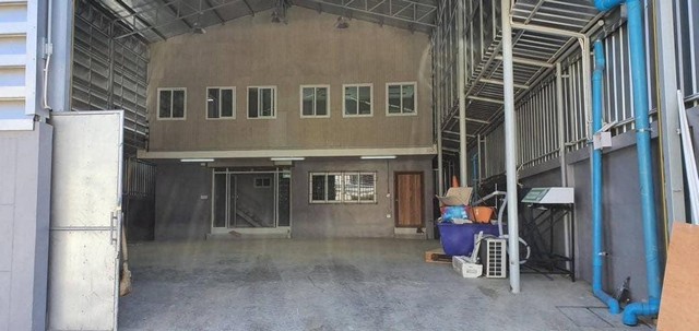 ให้เช่าโกดังพร้อมออฟฟิศ 2 ชั้น เนื้อที่ 60 ตรว. 400 ตรม. ถนนบางนา-ตราด 49 ใกล้ Central บางนา