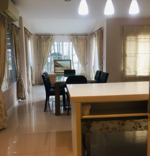 ให้เช่าบ้านมัณฑนา กรุงเทพกรีฑา7 มี 5 นอน 4 น้ำ แอร์ 6 เครื่อง โทร แอร์ฯ เฟอร์ฯครบ เช่า 42,000บาท/เดือน ถ.กรุงเทพกรีฑา7